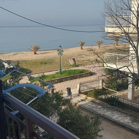 Seaside Studios Paralia Dionysiou Exterior photo