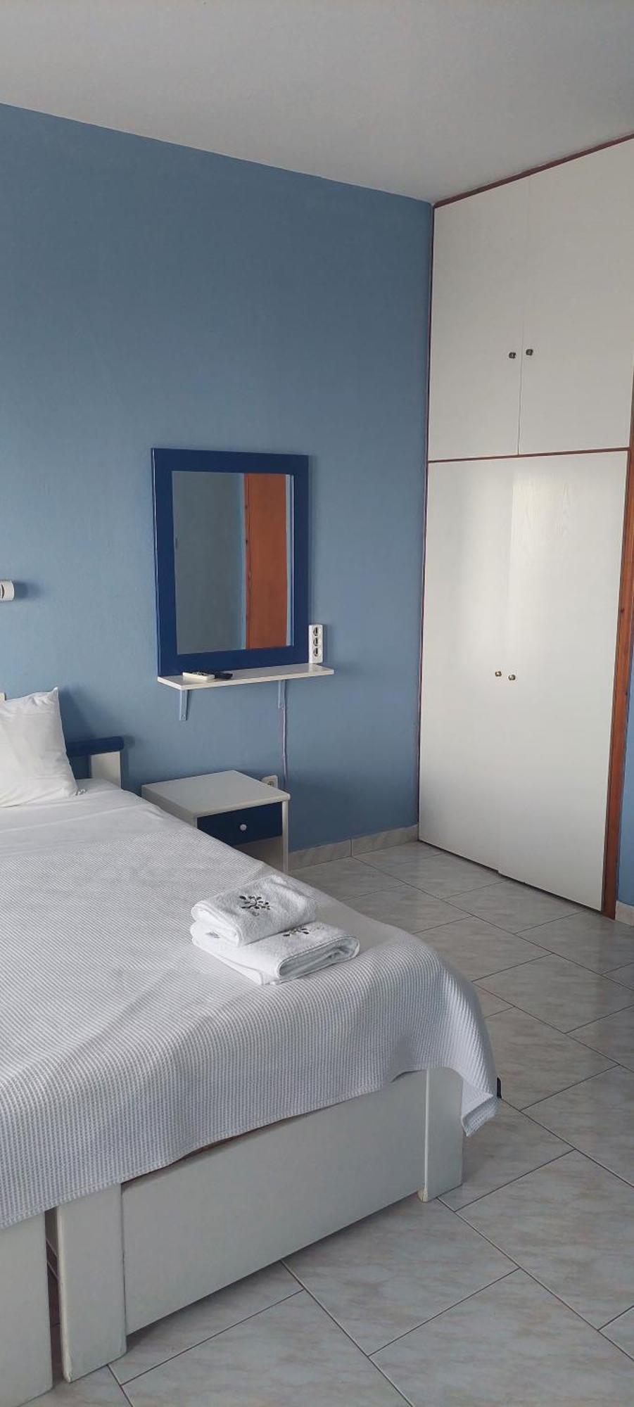 Seaside Studios Paralia Dionysiou Room photo