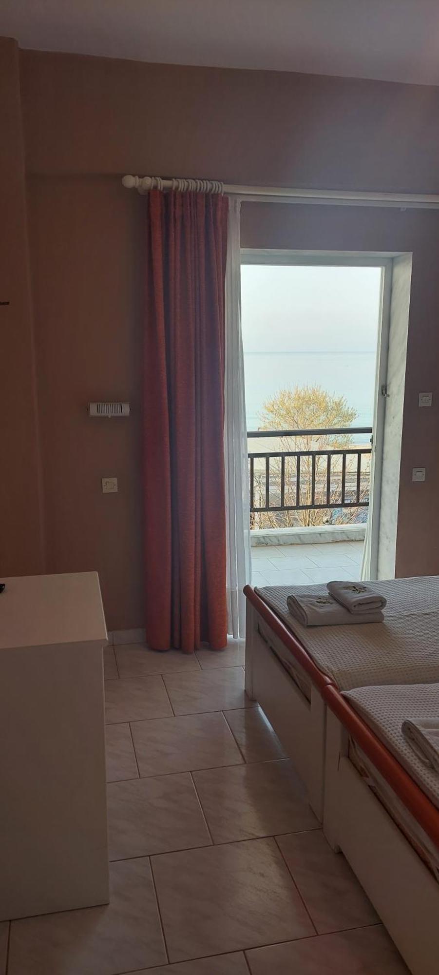 Seaside Studios Paralia Dionysiou Room photo