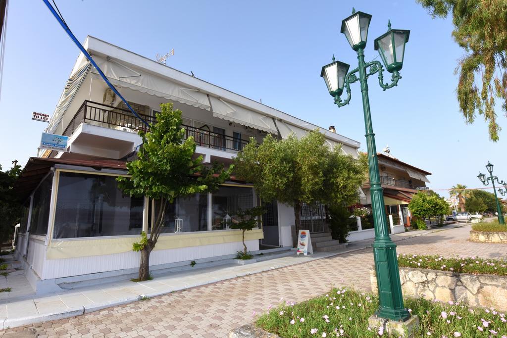 Seaside Studios Paralia Dionysiou Exterior photo