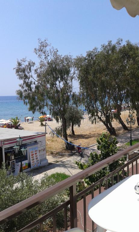 Seaside Studios Paralia Dionysiou Exterior photo