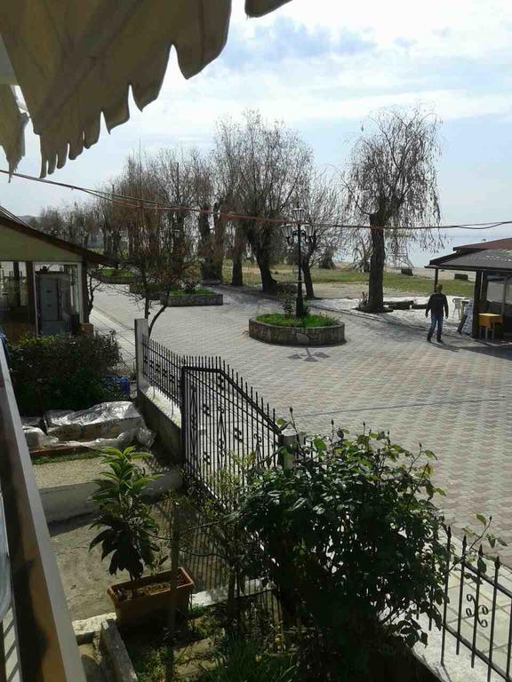 Seaside Studios Paralia Dionysiou Exterior photo
